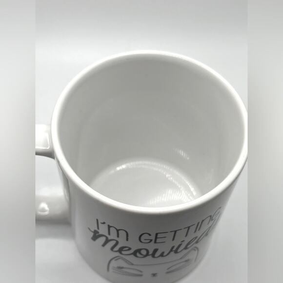 I’m Getting Meowied! Ceramic cat mug - Picture 4 of 6
